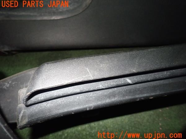 3UPJ=9225140013]ジープラングラー(TJ40S)純正 55175858A 55175859A ウィンドシールドヘッダーチャンネル 中古_3
