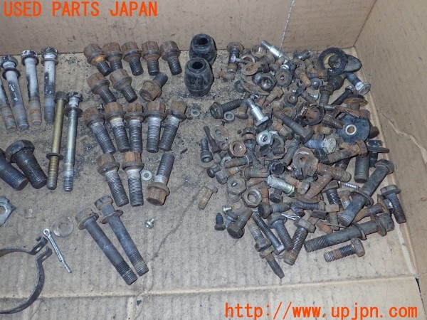 3UPJ=9225270720]VW ビートル タイプ1(型式不明)ネジ・ナット・ステー類 ジャンク_3