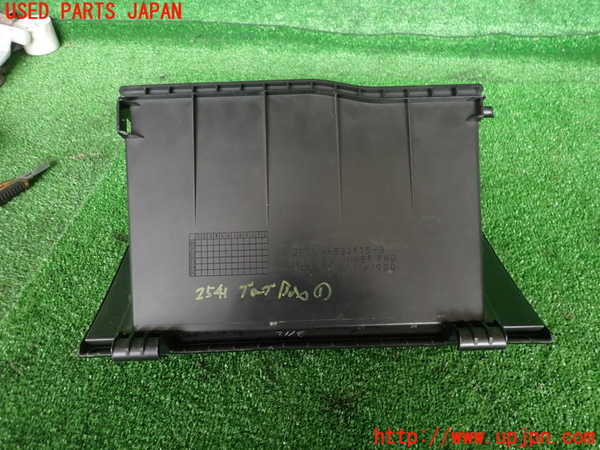 2UPJ-9225417516]ランエボ7(CT9A)グローブボックス1 中古_3