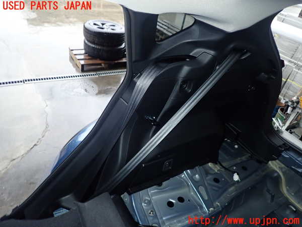2UPJ-9225437675]クロストレック(GUE)右リアピラートリム 中古_3
