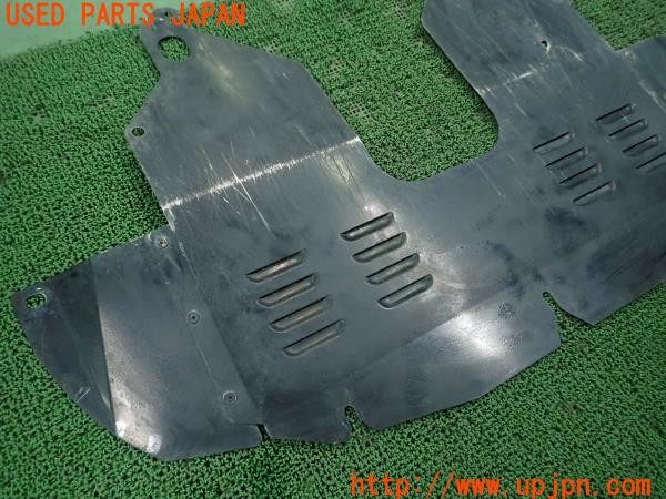 3UPJ=9225620002]アルファロメオ 147 GTA(937AXL)CLOS フロント エンジンアンダーカバー アンダーパネル アルミ 中古_3