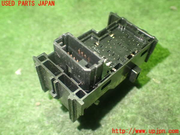 1UPJ-9225766245]ハリアー(ZSU60W)左前パワーウィンドウスイッチ 中古_3