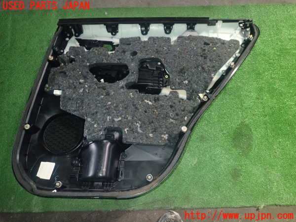 1UPJ-9225761324]ハリアー(ZSU60W)左後ドア内張り 中古_2