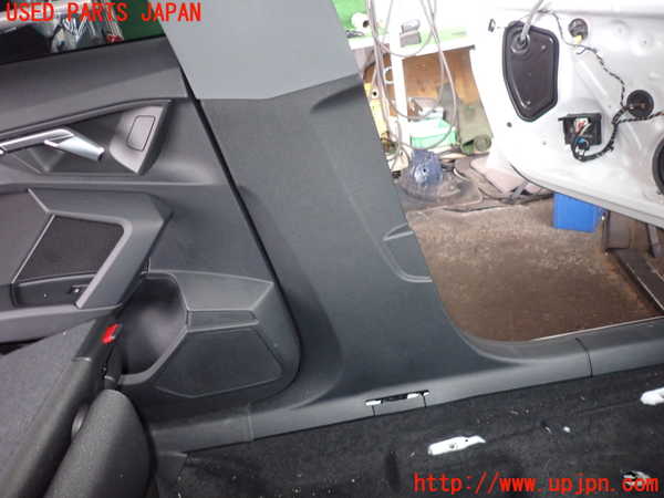 2UPJ-9225807670]アウディ・A3 スポーツバック(GYDNNF)左センターピラートリム 中古_3