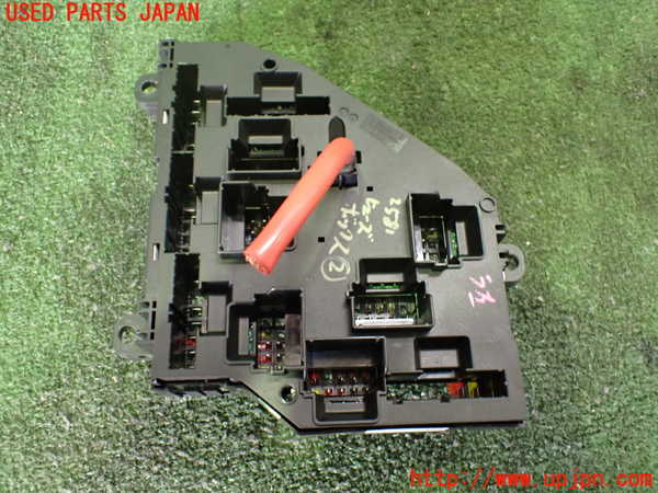 2UPJ-9225816742]BMW 523i(FP25)ヒューズボックス2 中古 【F10】_2