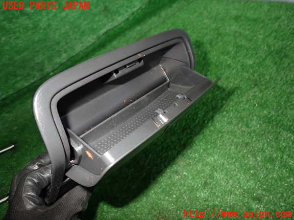 2UPJ-9225886411]VW ゴルフ R32(1KBUBF)ルームランプ1 (真中 1列目) 中古_2