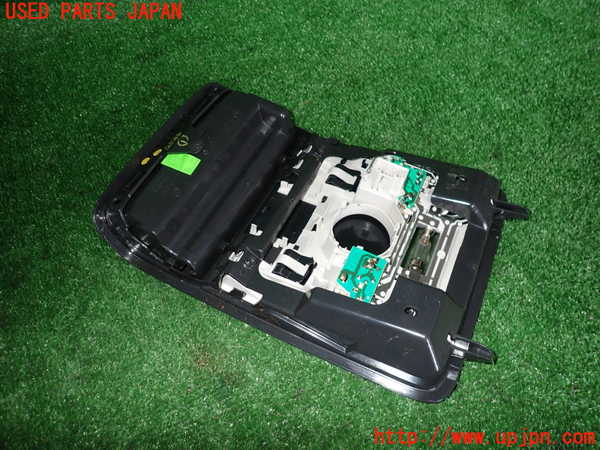 2UPJ-9225886411]VW ゴルフ R32(1KBUBF)ルームランプ1 (真中 1列目) 中古_3
