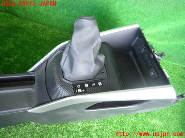 2UPJ-9225917540]ライズ(RAIZE)(A201A)センターコンソール 中古_2