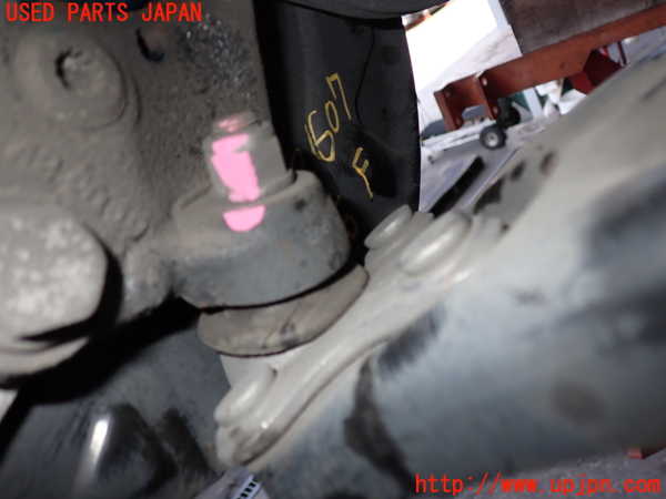 2UPJ-9226074290]VW ゴルフ ヴァリアント(AUDFG)右フロントナックルハブ 中古_2