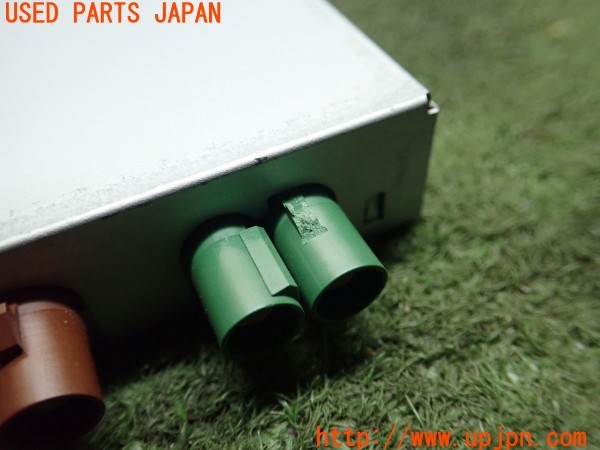 3UPJ=9226090581]アウディ TT クーペ(8JBUBF)Clarion クラリオン RKA-248-200 アンテナ変換端子 ユニット ナビ用 中古_5