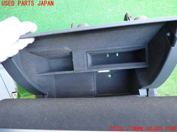 2UPJ-9226097516]アウディ・TT クーペ(8JBUBF)グローブボックス1 中古_2