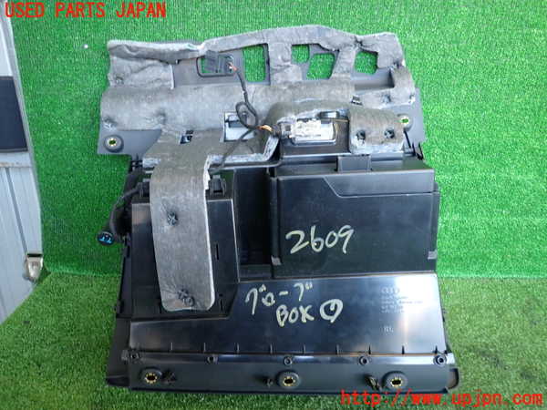 2UPJ-9226097516]アウディ・TT クーペ(8JBUBF)グローブボックス1 中古_3