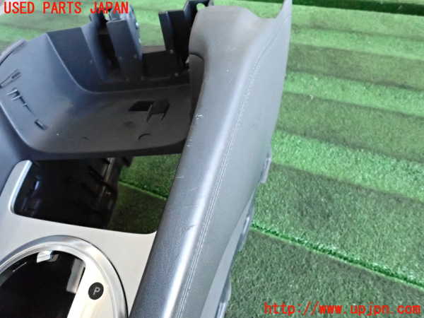 2UPJ-9226097540]アウディ・TT クーペ(8JBUBF)センターコンソール 中古_2