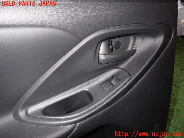 1UPJ-9226141324]ヤリス(YARIS)(KSP210)左後ドア内張り 中古_2