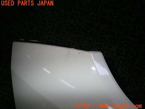 3UPJ=9226180015]シビック タイプR(FK8)純正 リアガーニッシュパネル ナンバー灯 バックカメラ エンブレム付き 中古_4