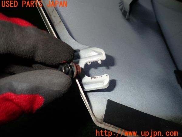 3UPJ=9226180015]シビック タイプR(FK8)純正 リアガーニッシュパネル ナンバー灯 バックカメラ エンブレム付き 中古_5