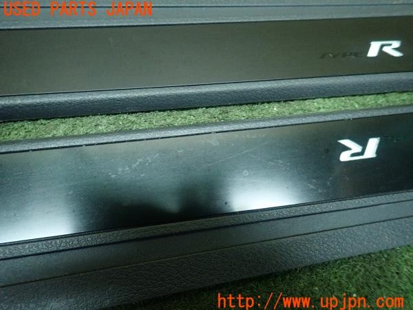 3UPJ=9226180616]シビック タイプR(FK8)純正 スカッフプレート イルミ付き 中古_4