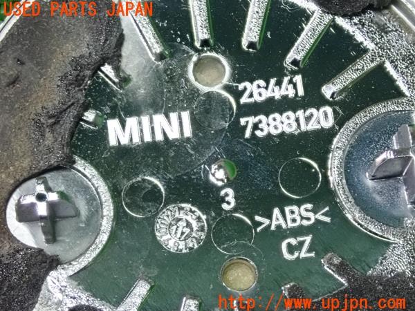 3UPJ=9226280008]BMW ミニ(MINI)クーパーD クロスオーバー(YT20 F60)純正 エンブレム ボンネット 中古_4