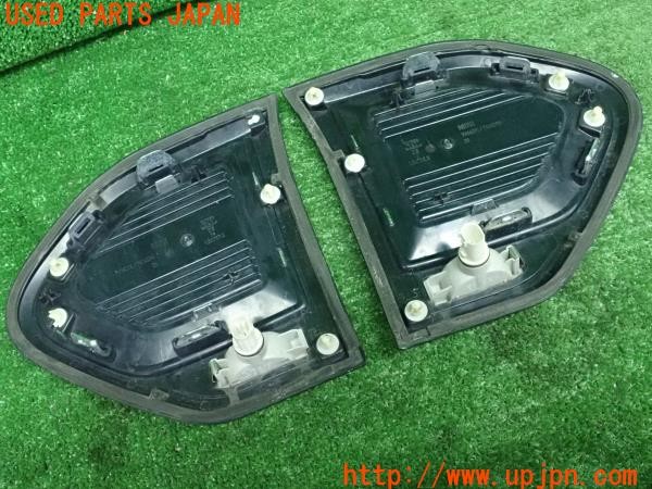 3UPJ=9226280514]BMW ミニ(MINI)クーパーD クロスオーバー(YT20 F60)純正サイドスカットル サイドマーカー 左右 中古_2