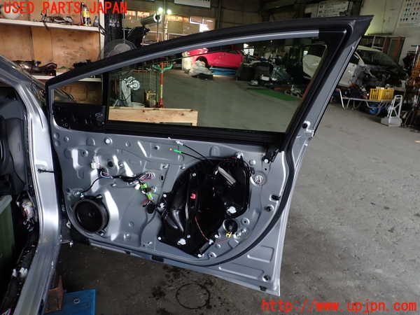 1UPJ-9226301230]プリウス(ZVW60)右前ドア AGC M2H3 中古_4