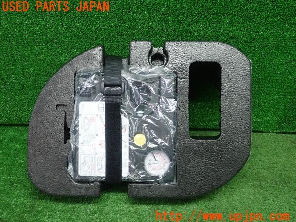 3UPJ=9226320625]BMW ミニ(MINI)ジョンクーパーワークス(JCW F56)純正 パンク修理キット 中古_5