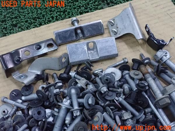 3UPJ=9226320720]BMW ミニ(MINI)ジョンクーパーワークス(JCW F56)ネジ・ナット・ステー類 ジャンク_2