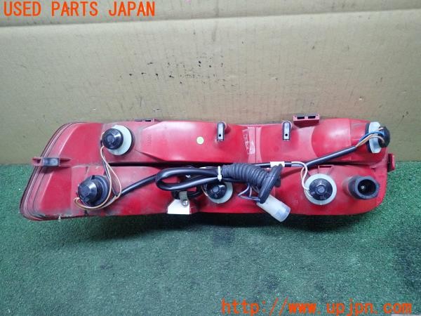 3UPJ=9226340033]ポルシェ 968(968)純正 右テールランプ 中古_2