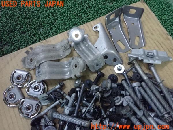 3UPJ=9226360720]BMW 523i ツーリング(XL20 F11)ネジ・ナット・ステー類 ジャンク_2