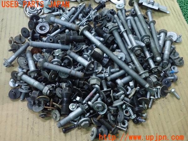 3UPJ=9226360720]BMW 523i ツーリング(XL20 F11)ネジ・ナット・ステー類 ジャンク_3