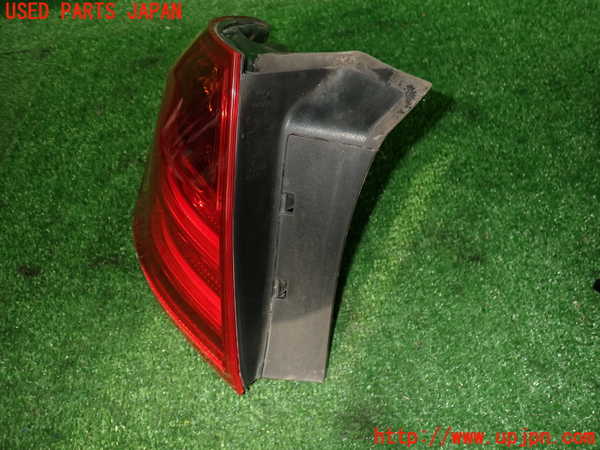 2UPJ-9226361536]BMW 320d ツーリング(3D20)(F31)左テールランプ 中古_2