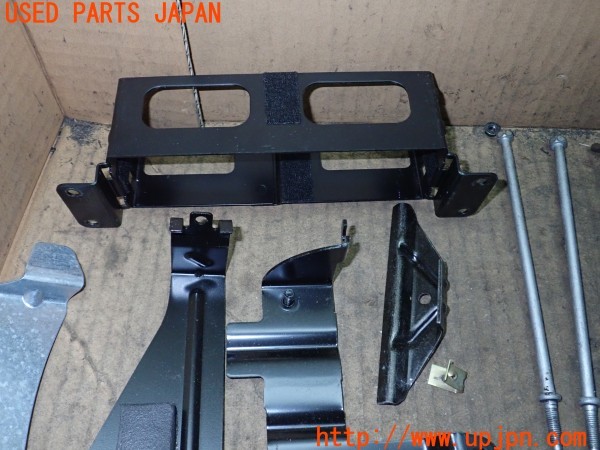 3UPJ=9226370720]BMW Z4 ロードスター(BT30 E85)前期 ネジ・ナット・ステー類 セット ジャンク_2