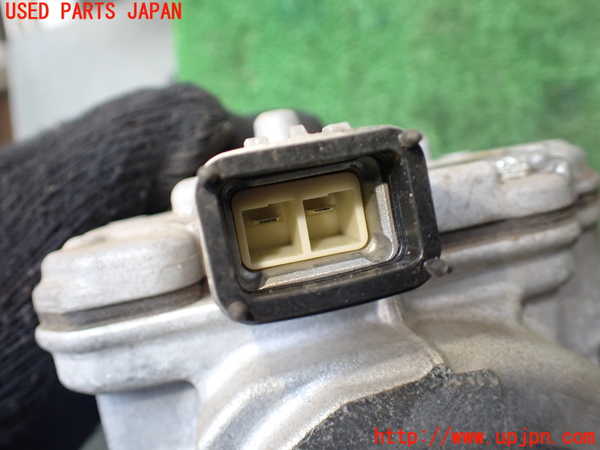 1UPJ-9226396025]ヴォクシーハイブリッド(ノアハイブリッド)(ZWR80G)エアコンコンプレッサー 中古_3