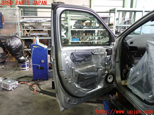 2UPJ-9226411260]エクリプスクロス PHEV(GL3W)左前ドア (43R-00034 M2H4) 中古_4