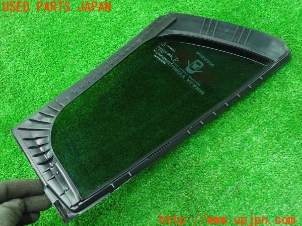 3UPJ=9226420013]NISSAN 日産 リーフ(ZE1)純正 右リアドア小窓 43R-007953 82272 5SK0A RH 中古_2
