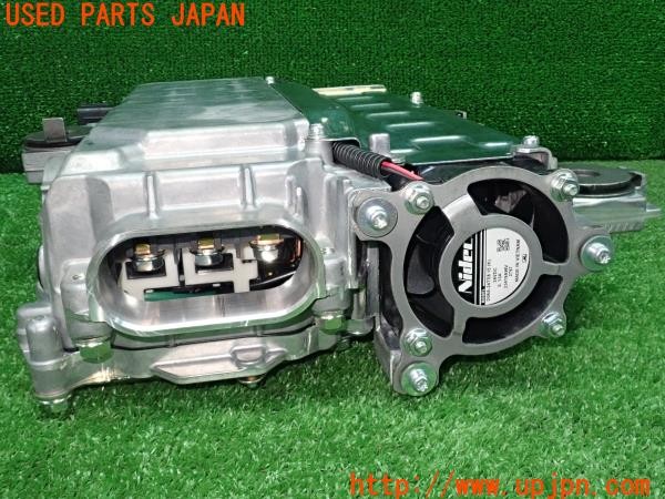 3UPJ=9226480580]ヤリス ハイブリッド(YARIS)(MXPH15)純正 リアモーターインバーター G92B0-52012 KYS22H08F000 中古_2