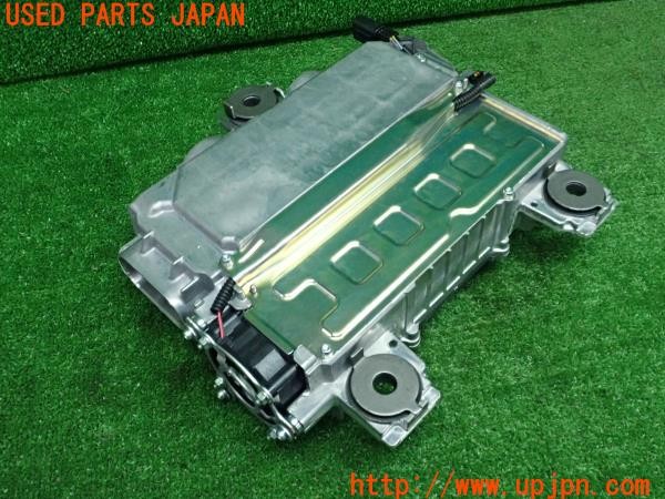 3UPJ=9226480580]ヤリス ハイブリッド(YARIS)(MXPH15)純正 リアモーターインバーター G92B0-52012 KYS22H08F000 中古_3