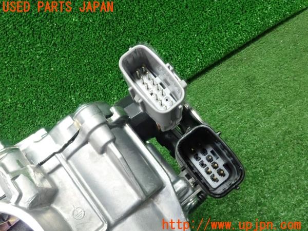 3UPJ=9226480580]ヤリス ハイブリッド(YARIS)(MXPH15)純正 リアモーターインバーター G92B0-52012 KYS22H08F000 中古_4