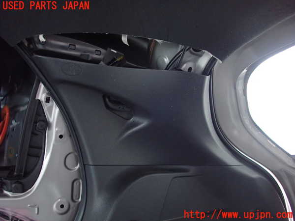 2UPJ-9226487675]ヤリス(YARIS) ハイブリッド(MXPH15)右リアピラートリム 中古_2