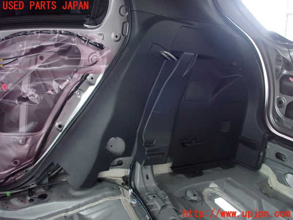 2UPJ-9226487675]ヤリス(YARIS) ハイブリッド(MXPH15)右リアピラートリム 中古_3