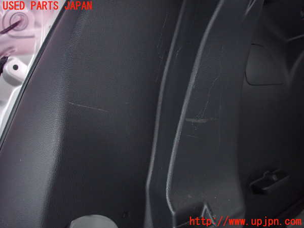 2UPJ-9226487675]ヤリス(YARIS) ハイブリッド(MXPH15)右リアピラートリム 中古_4
