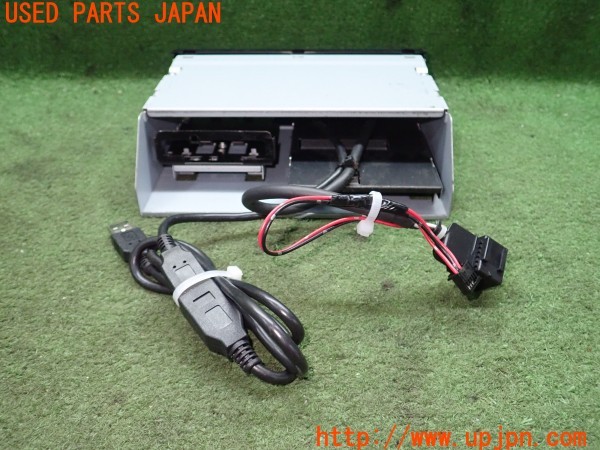 3UPJ=9226540549]アウディ TT クーペ (8JCDA)純正 Clarion クラリオン J0AAE2D01 ナビ拡張パネル RCA端子 USBポート ETCブラケット 中古_3