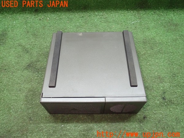 3UPJ=9226540625]アウディ TT クーペ (8JCDA)純正 パンク修理キット エアコンプレッサーのみ 中古_4