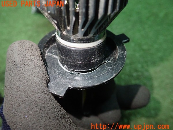 3UPJ=9226610505]ハイラックスサーフ(RZN185W)前期 社外 LEDバルブ ヘッドライト H4 中古_5