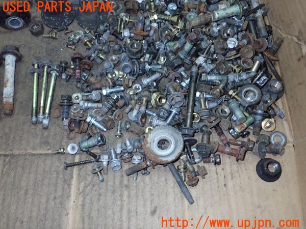 3UPJ=9226610720]ハイラックスサーフ(RZN185W)前期 ネジ・ナット・ステー類 セット ジャンク_4