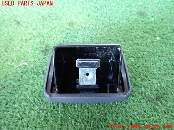 2UPJ-9226617822]ハイラックスサーフ(RZN185W)灰皿2 中古_2