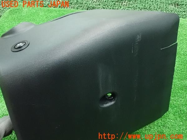 3UPJ=9226680512]カムリ ハイブリッド(AXVH70)純正 センターピラーガーニッシュ インテリアイルミネーション フットランプ 中古_5