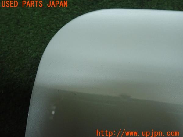 3UPJ=9226730012]アウトランダー(GN0W)純正 充電口カバー フューエルリッド 中古_3
