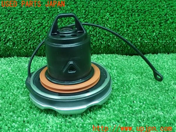 3UPJ=9226770120]アバルト 595 ツーリズモ(31214T)純正 フューエルキャップ ガソリンキャップ 中古_4