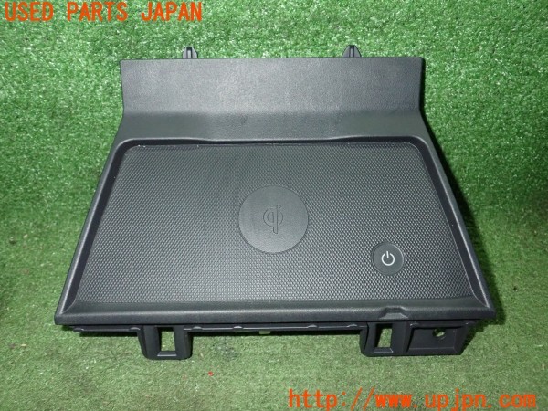 3UPJ=9226790580]CX-5(KFEP)純正 車載無線充電器 ワイヤレスチャージャー ワイヤレス充電器 中古_2