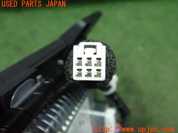 3UPJ=9226790580]CX-5(KFEP)純正 車載無線充電器 ワイヤレスチャージャー ワイヤレス充電器 中古_4